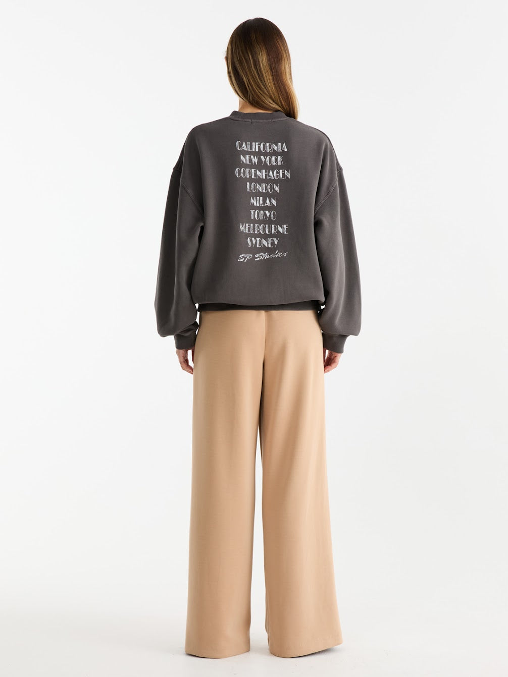 ENA Pelly II PELLY Tour Sweatshirt - Smoke