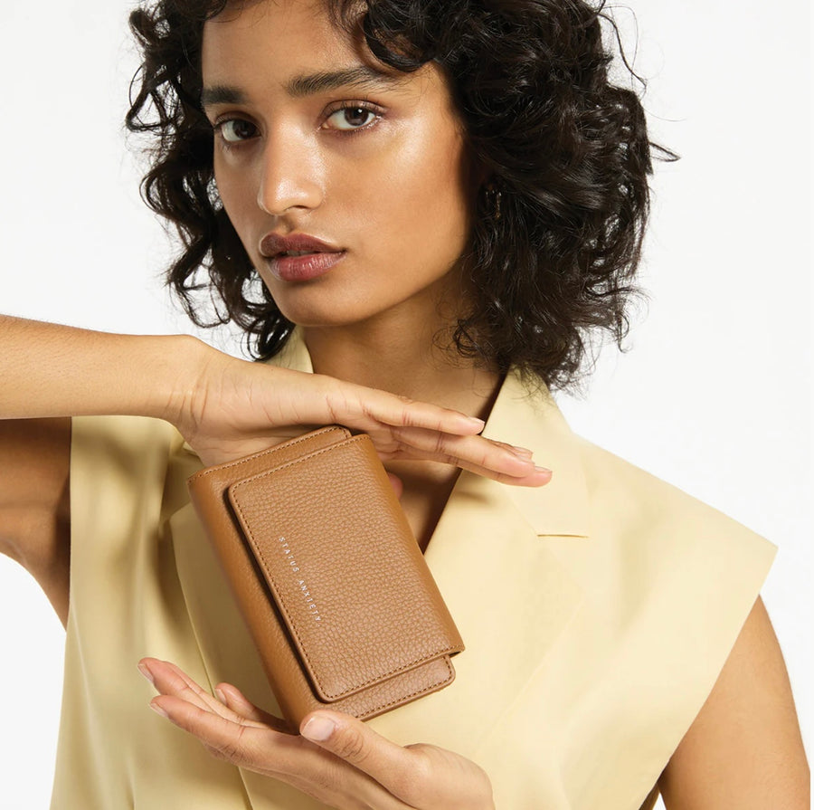 Status Anxiety II VISIONS Wallet - tan