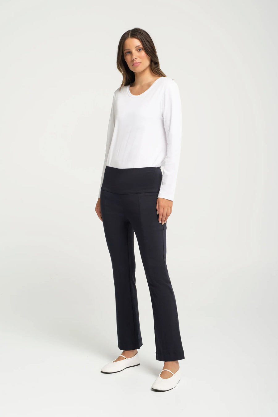 Lounge the label II TAVIRA Kick Flare - black