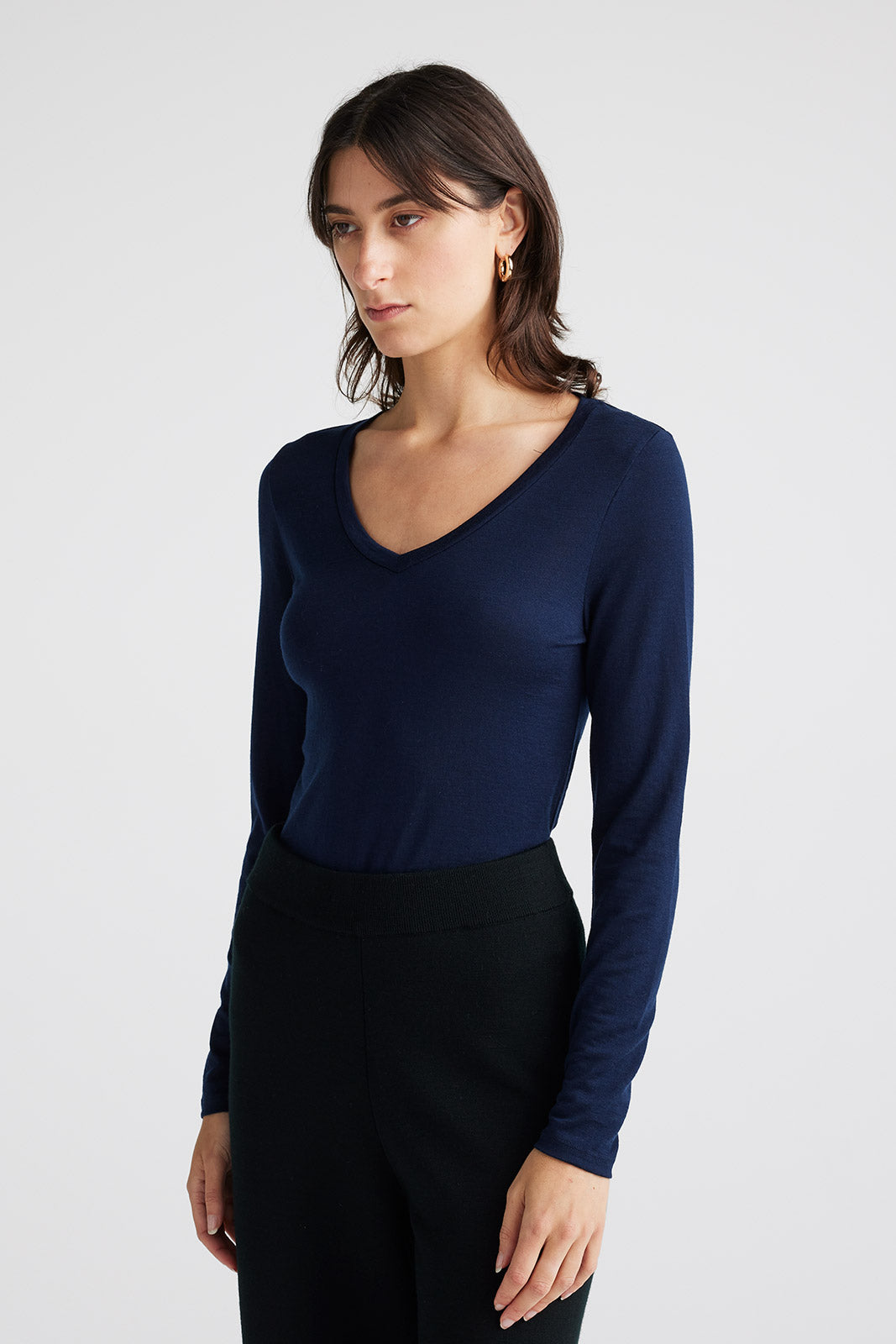 Toorallie. II V Neck Merino Tee- Navy