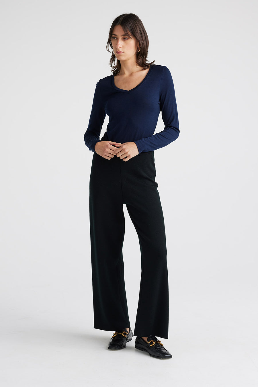 Toorallie. II V Neck Merino Tee- Navy