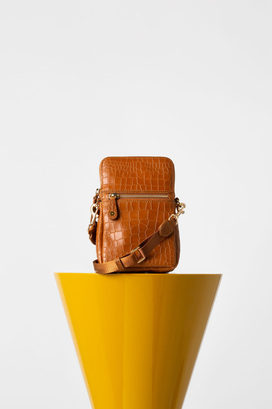 VASH II IBIZA in Tan Croc Leather Phone Pouch /Bag