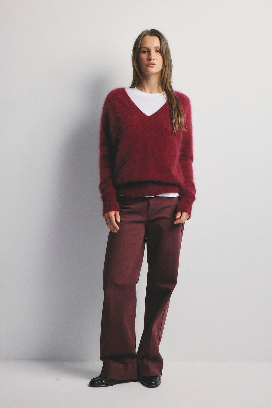 World Of Nomads II OLIVIA Cashmere V-Neck Sweater -Cerise