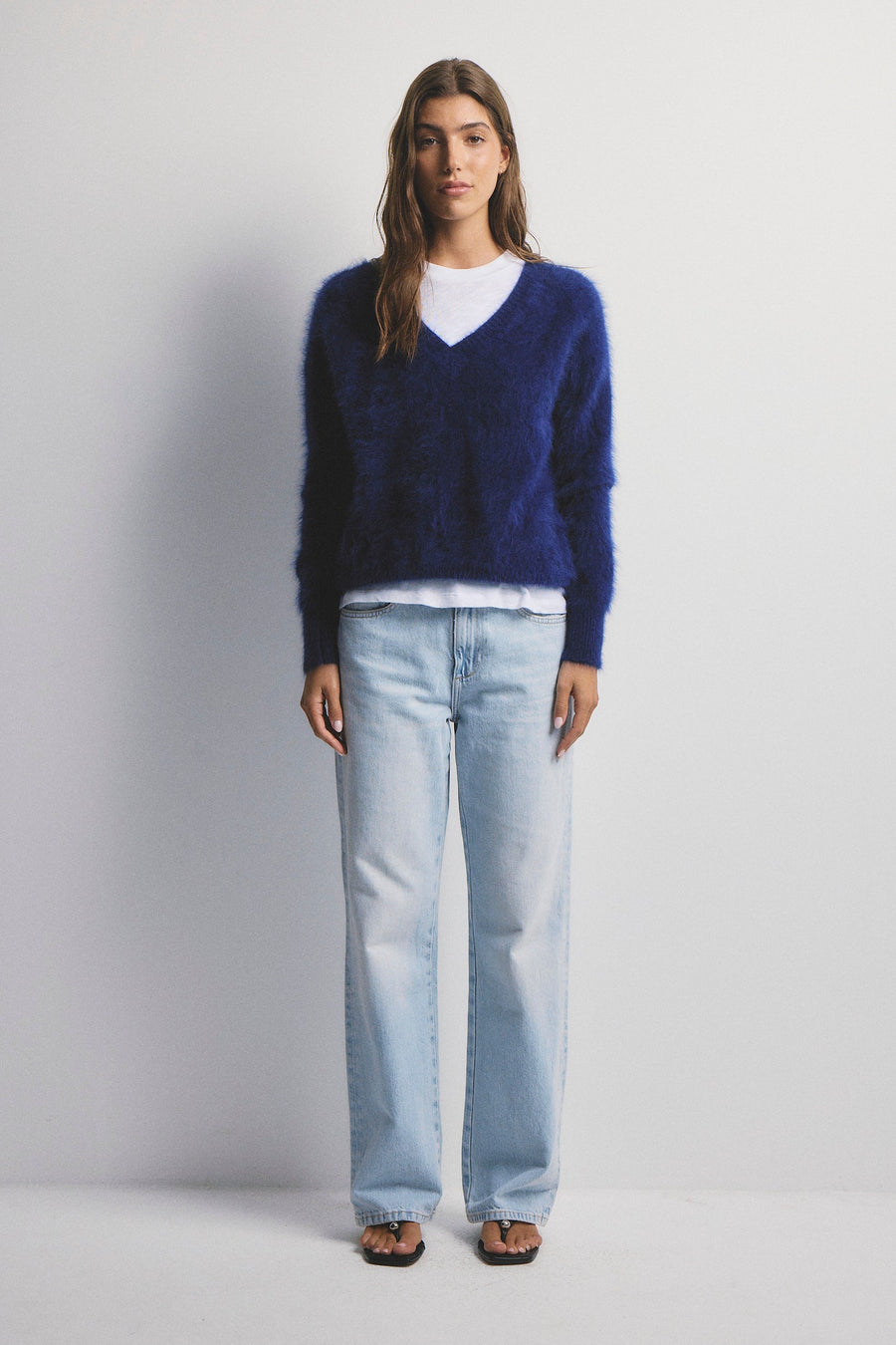 World Of Nomads II OLIVIA Cashmere V-Neck Sweater - Navy