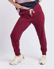 Elm Lifestyle II FREEDOM Trackpant - plum