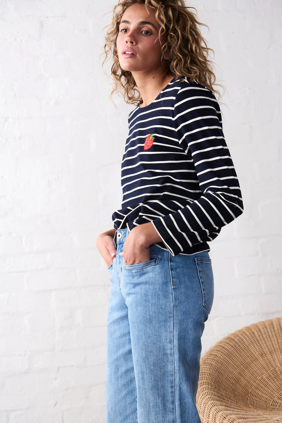Kireina II Strawberry Top - Navy with White