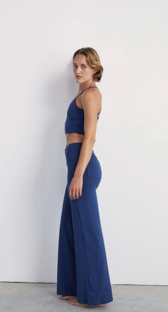 PINKY & KAMAL II YIN full length Flares - indigo