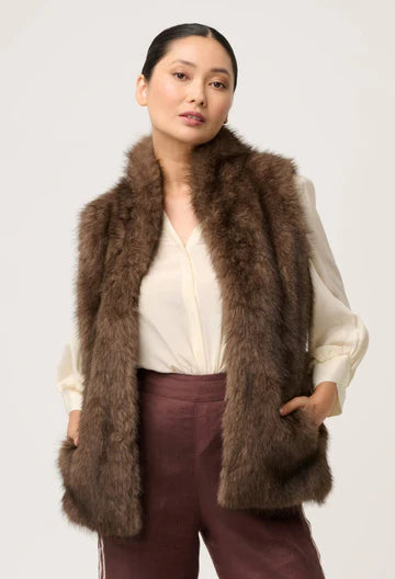 Oncewas II HAZEL Petite FAUX FUR Vest - walnut