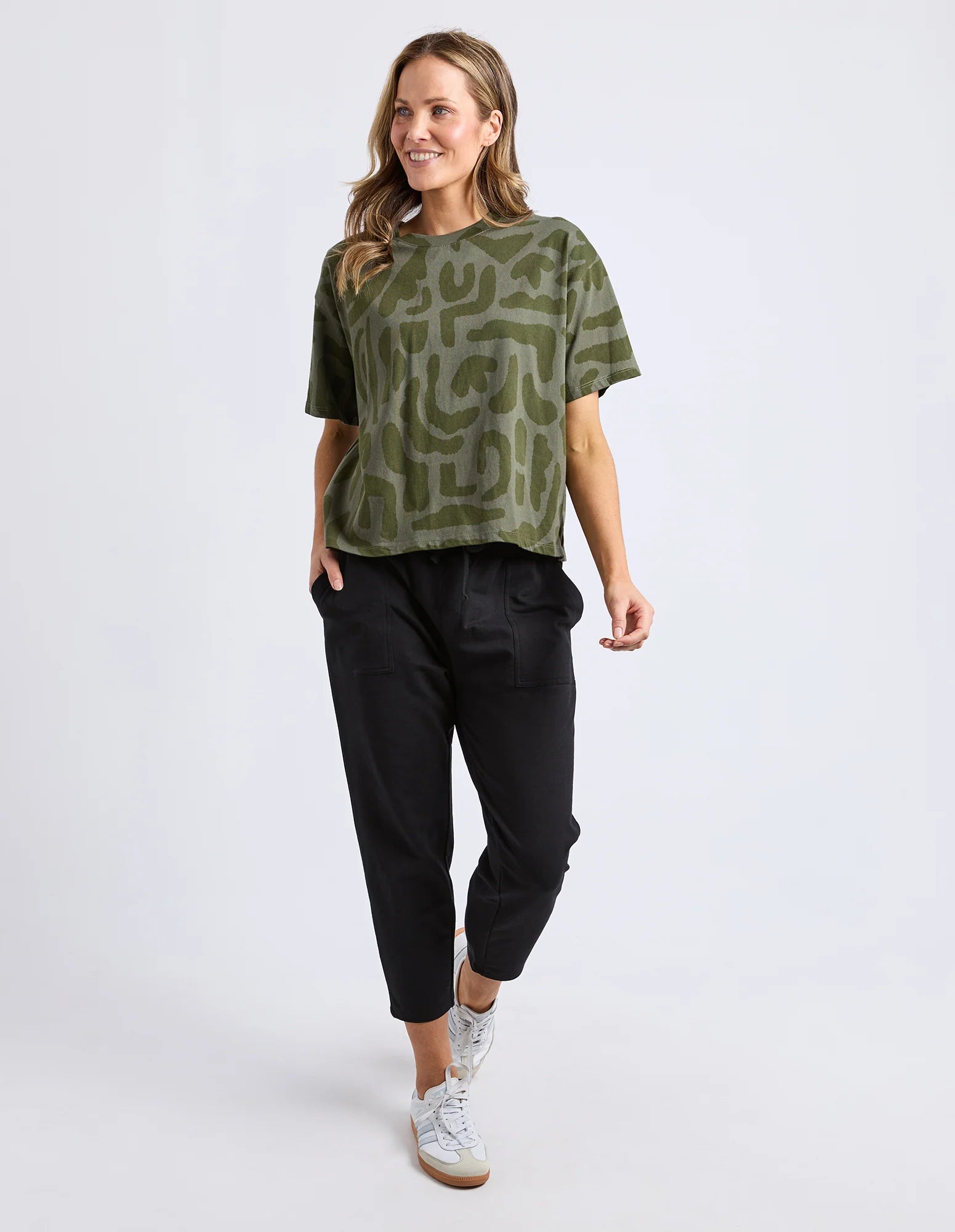 ELM LIFESTYLE II GALA TEE - Clover Yardage Print