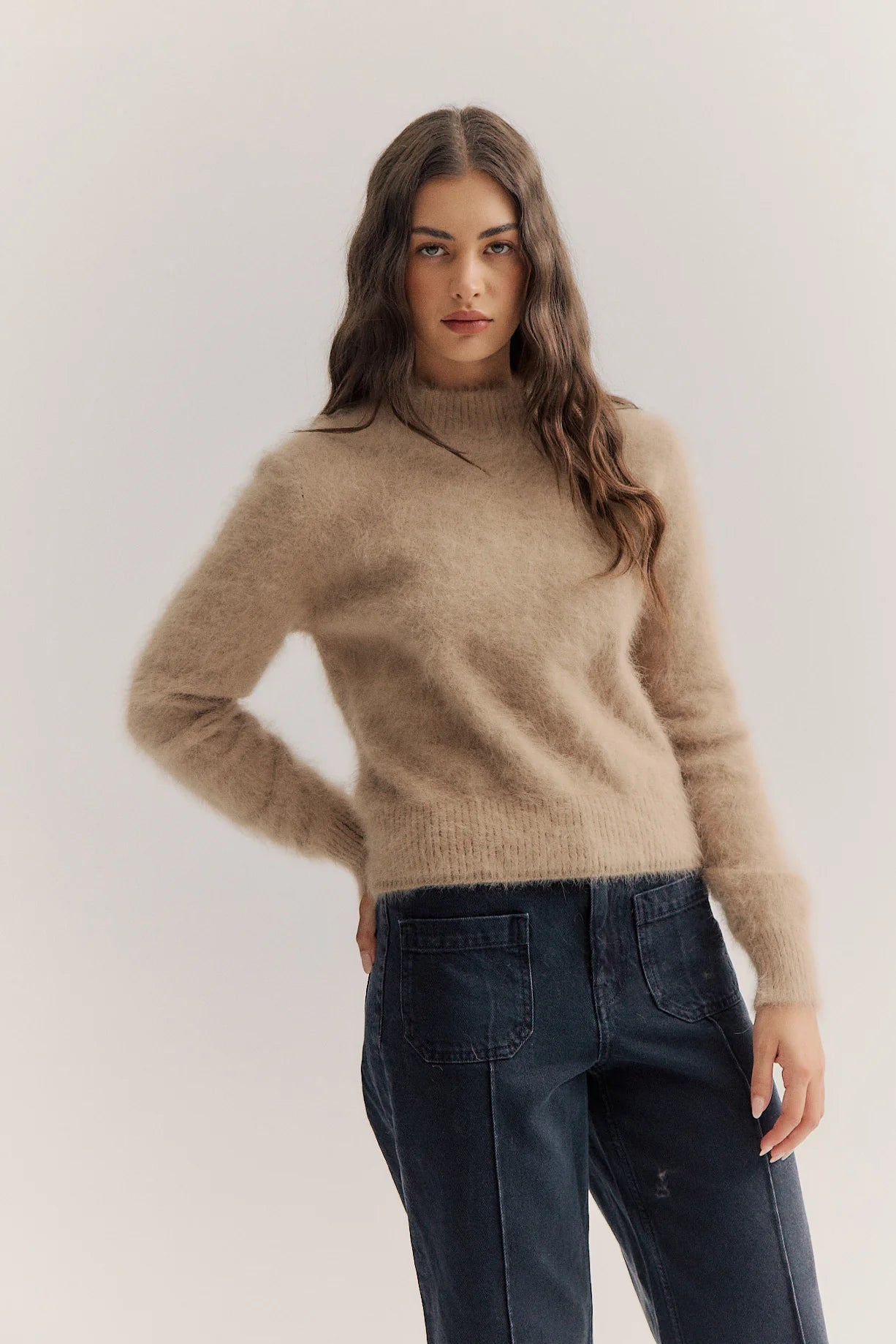 World Of Nomads II PIA Cropped Knit - Latte