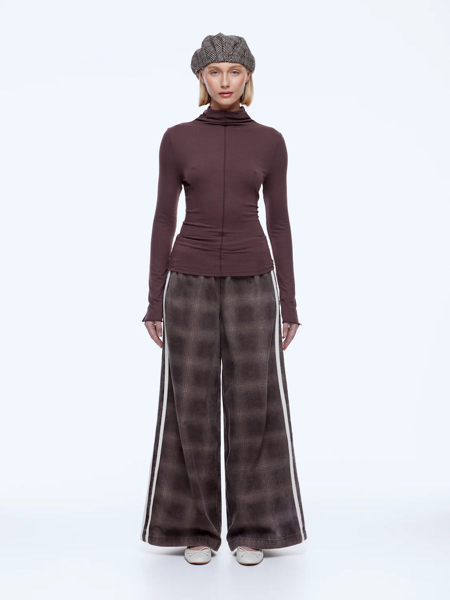 Ena Pelly II CHEVVAH Long Sleeve Top - chocolate