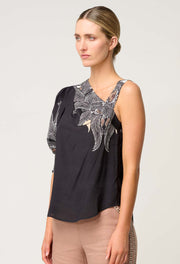 Oncewas II TAHANI One Sleeve Faille Top - onyx Casablanca print