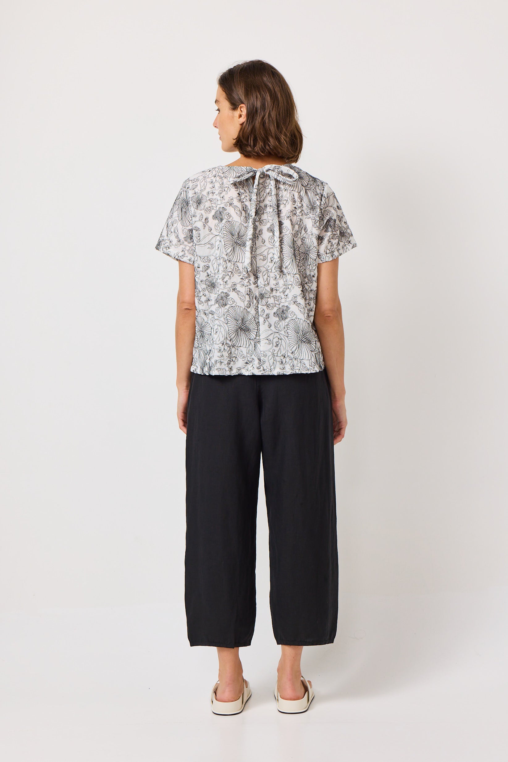 VALIA II PETAL BLOUSE - BLACK/WHITE