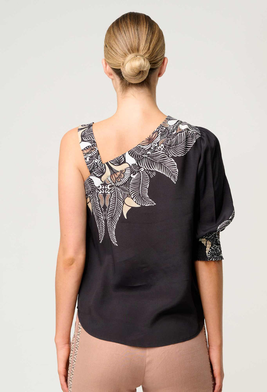 Oncewas II TAHANI One Sleeve Faille Top - onyx Casablanca print