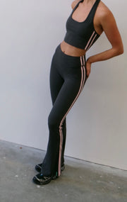 PINKY & KAMAL II VIBRATION FLARES - grey/pink stripes