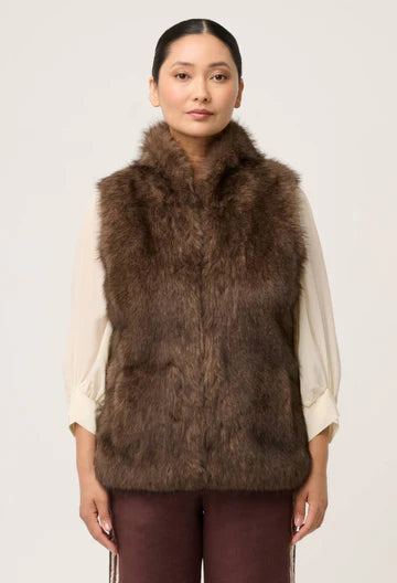 Oncewas II HAZEL Petite FAUX FUR Vest - walnut