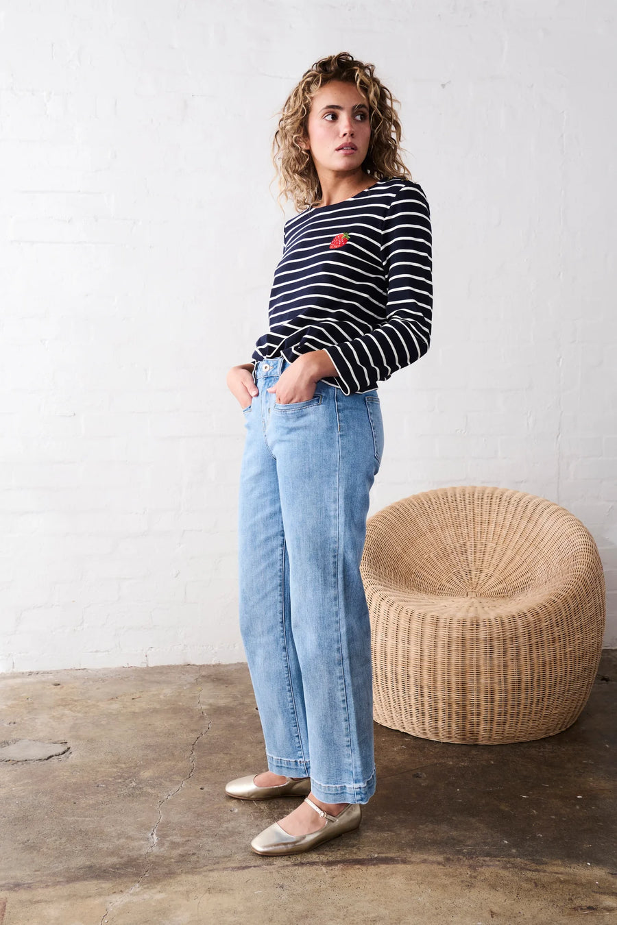 Kireina II Strawberry Top - Navy with White