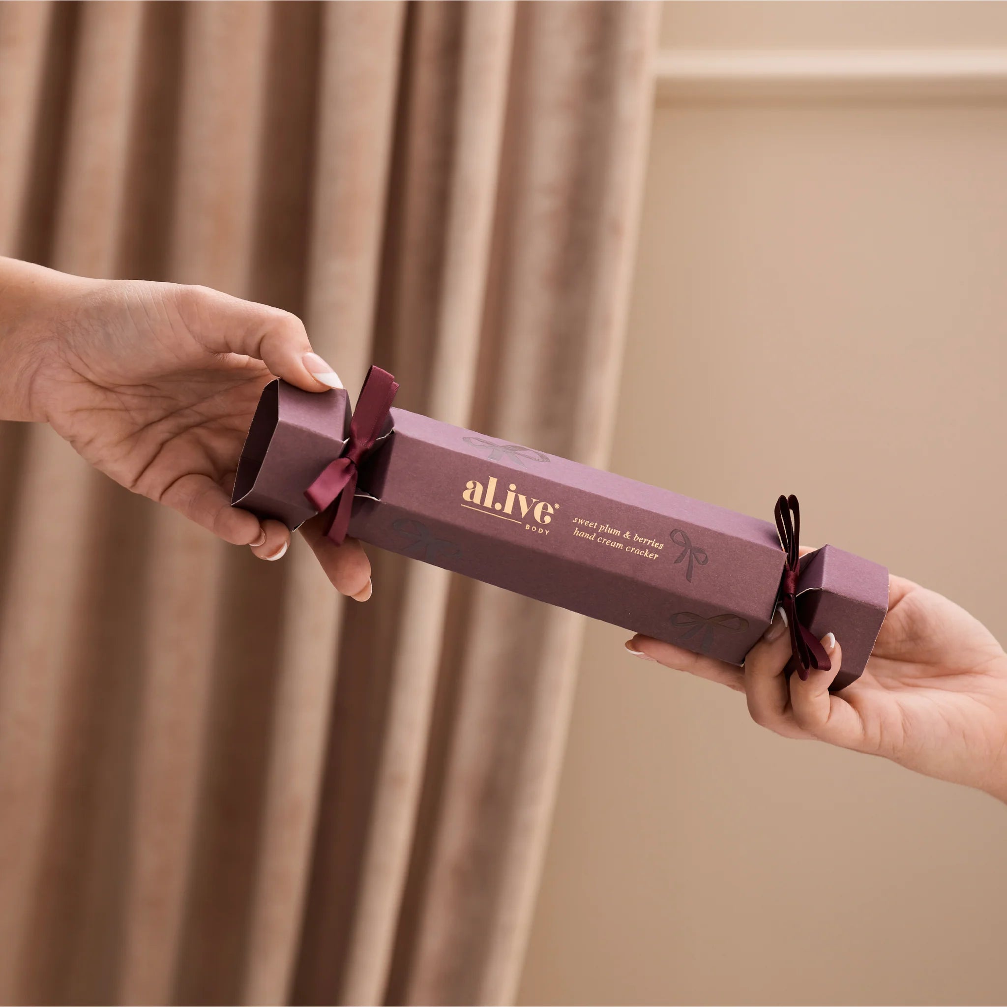 AL.IVE II Hand Cream Cracker - Sweet Plum & Berries