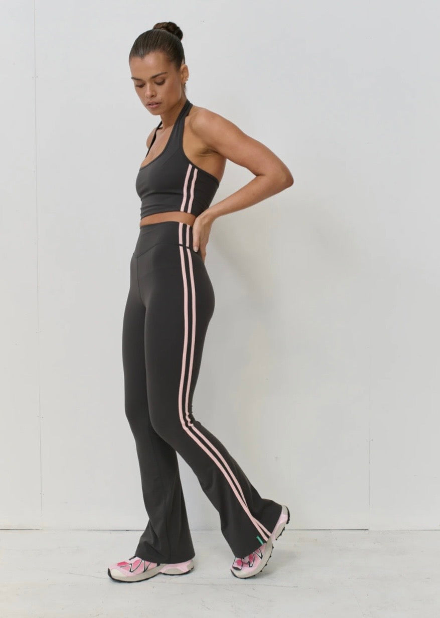 PINKY & KAMAL II VIBRATION FLARES - grey/pink stripes