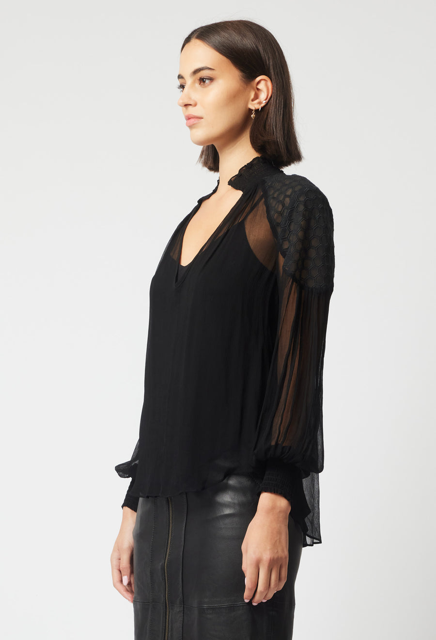 Oncewas II PHEONIX Contrast Shoulder Blouse - black