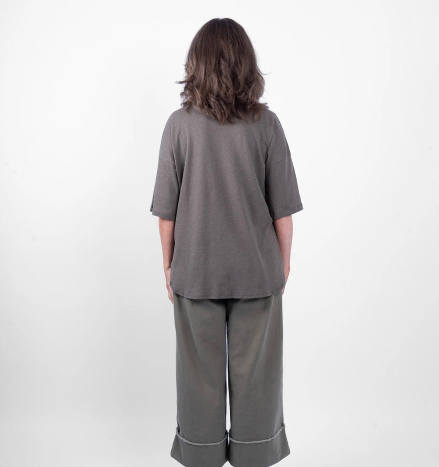 M.A Dainty II PEONY Linen/Cotton Tee - Kelp (olive)
