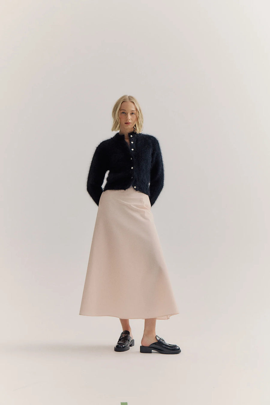 World Of Nomads II BELLA Cashmere Cardigan - Black