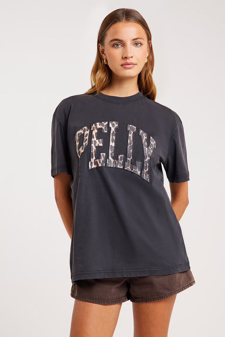 ENA PELLY II LEOPARD COLLEGIATE TEE - Vintage black