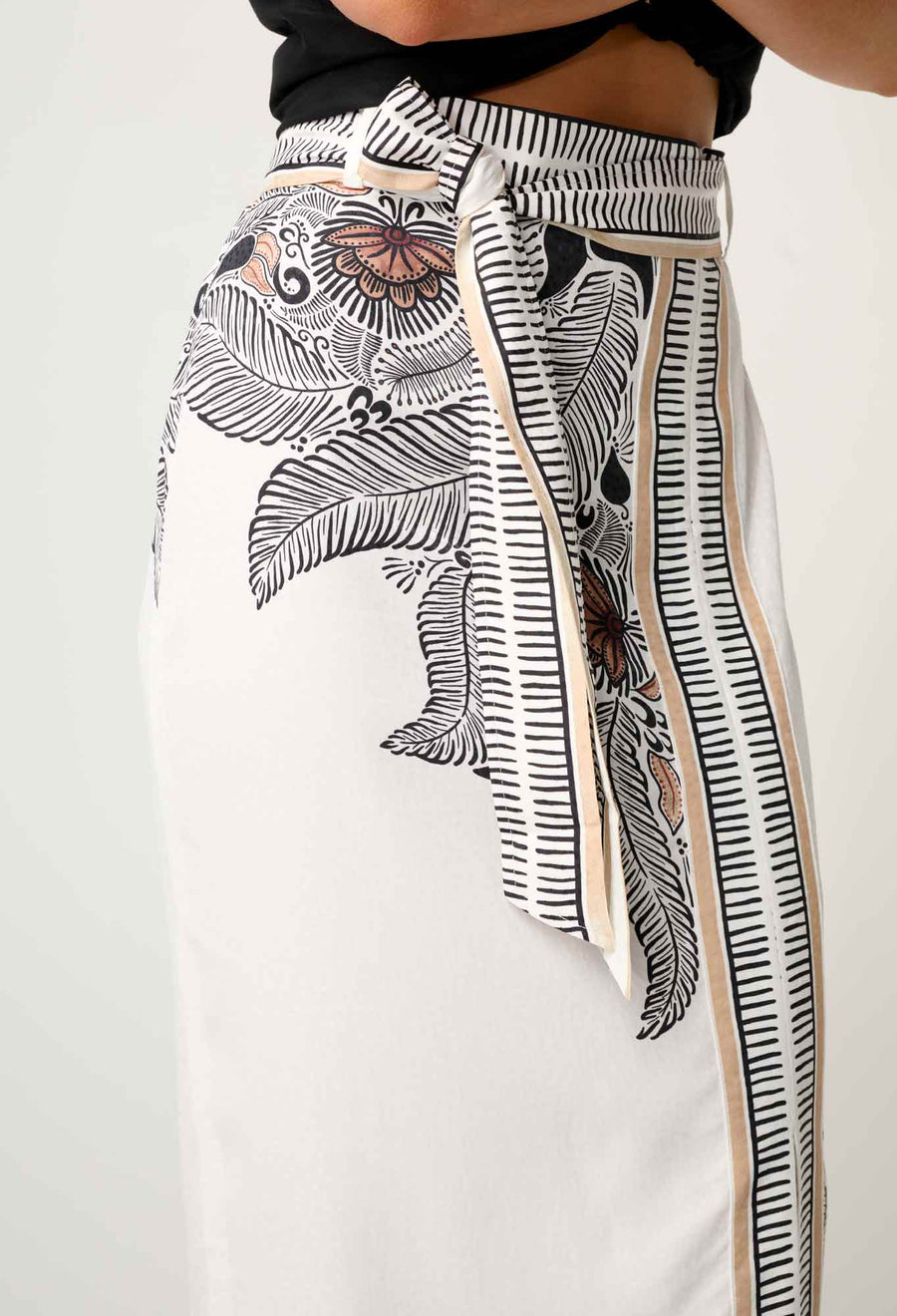 Oncewas II ZENOBIA Contrast Trim Viscose Dobby Midi Skirt - Ivory Casablanca