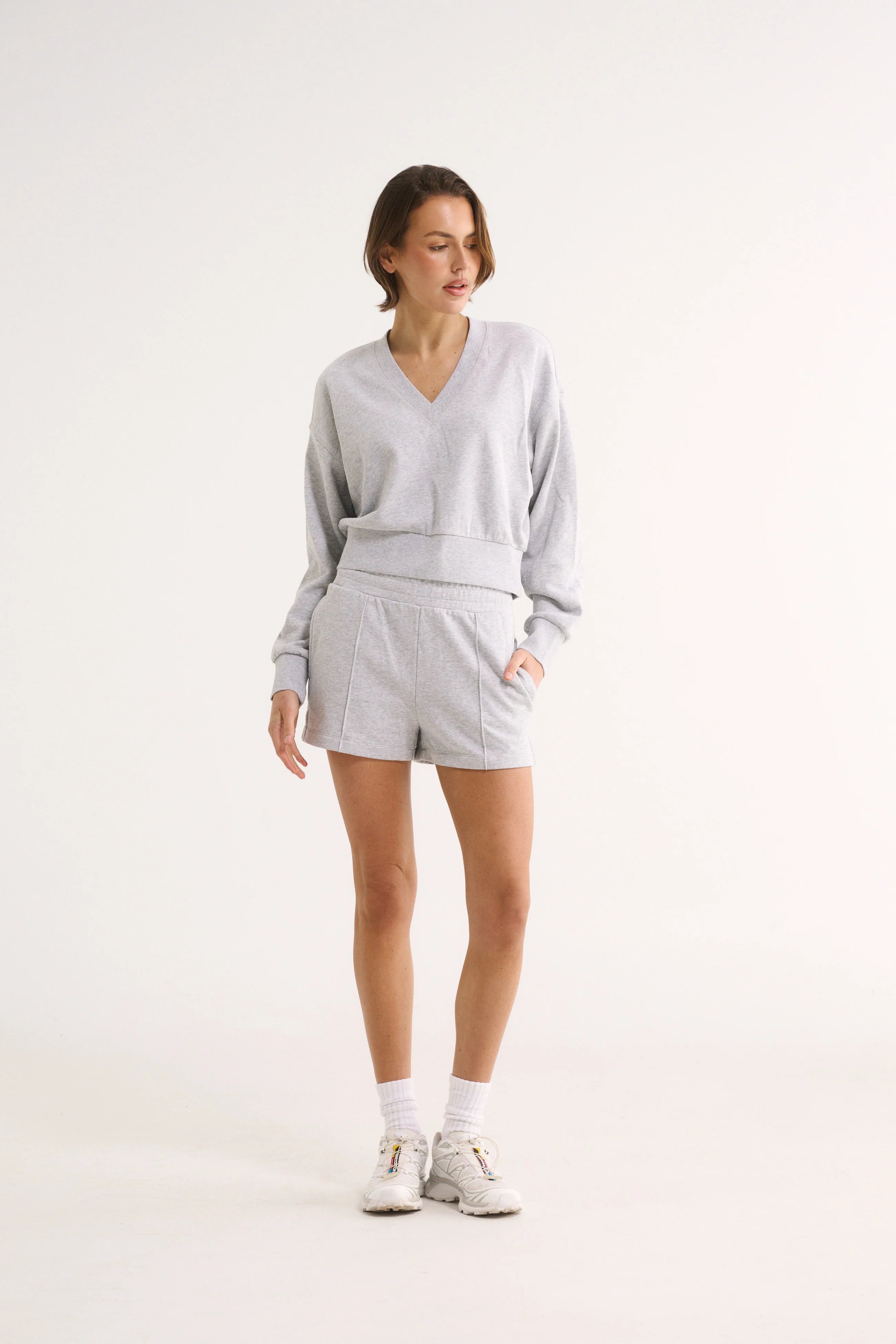PRIMI II CHARLOTTE V NECK JUMPER - Grey