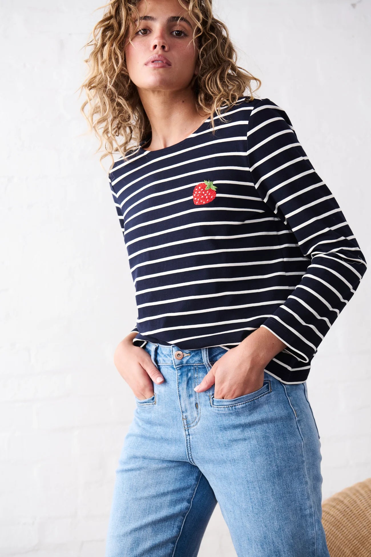 Kireina II Strawberry Top - Navy with White