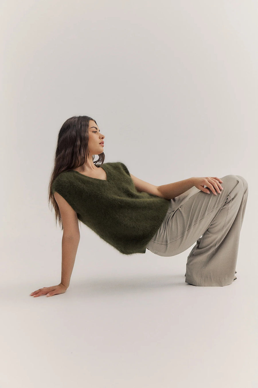 World Of Nomads II EBONY Cashmere Vest - Moss