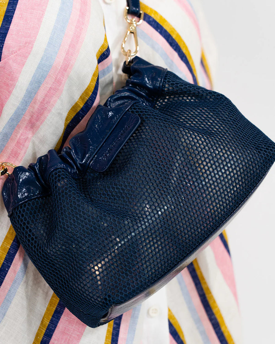 Elms & King II MONTY Crossbody bag - Navy Mesh