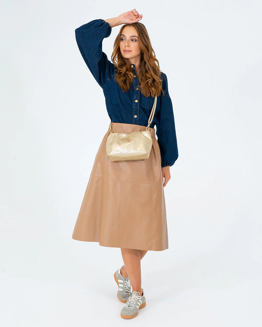 Elms & King II MONTY Crossbody bag - Light Gold Crinkle