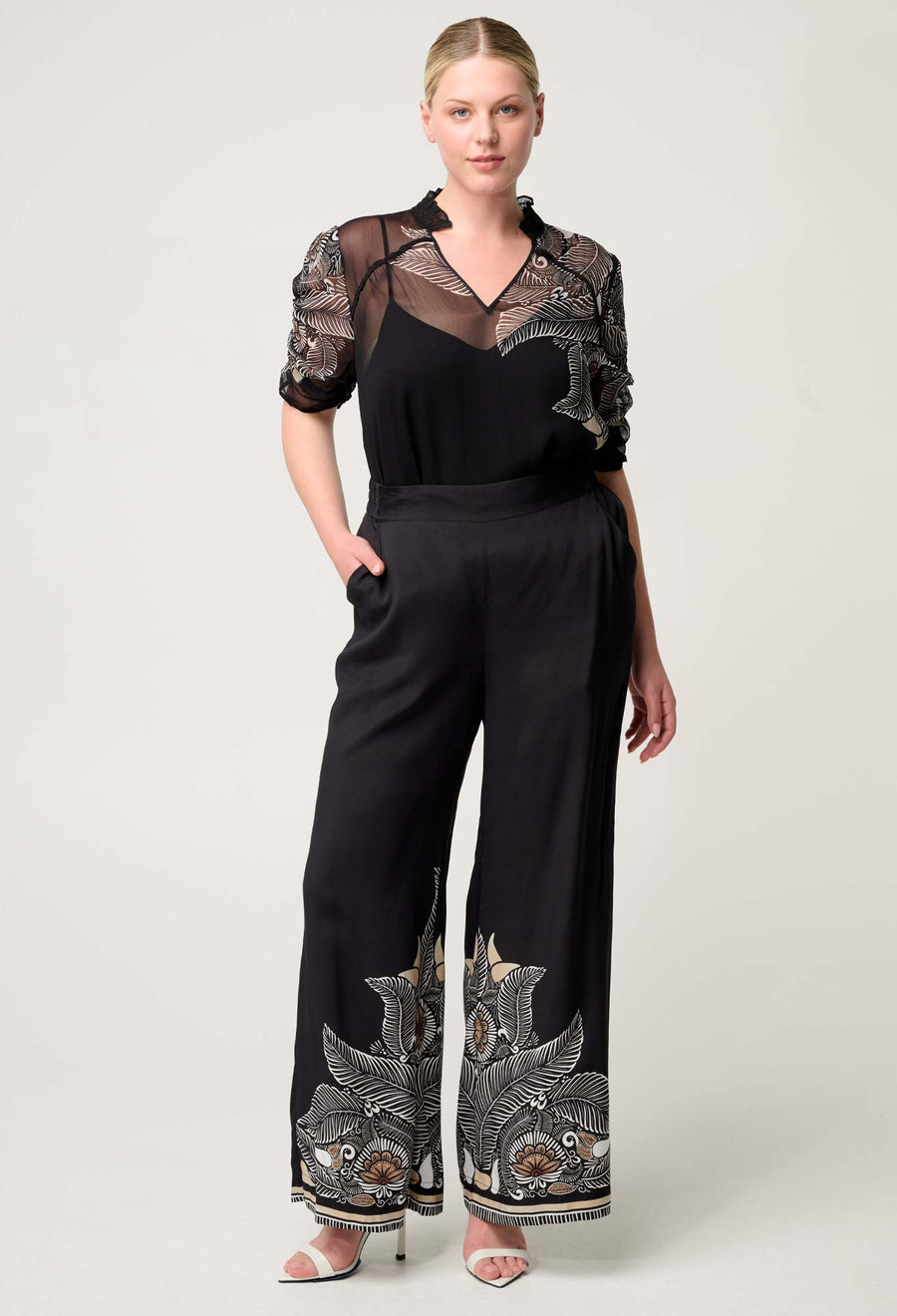 Oncewas II PETITE - Willow Faille Panel Pant - onyx Casablanca print