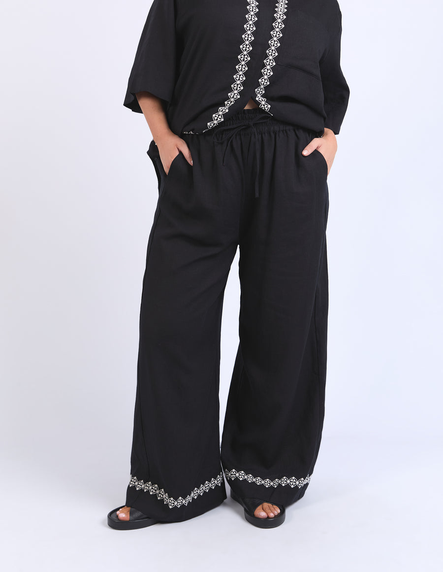 Elm Lifestyle II NINA Embroidered pant - black