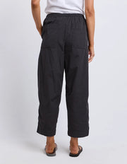 Elm Lifestyle II LUND Barrel Leg Pant - black