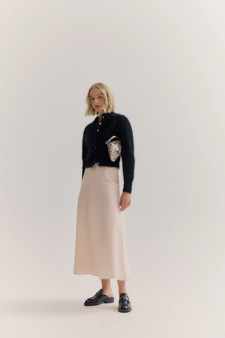 World Of Nomads II BELLA Cashmere Cardigan - Black