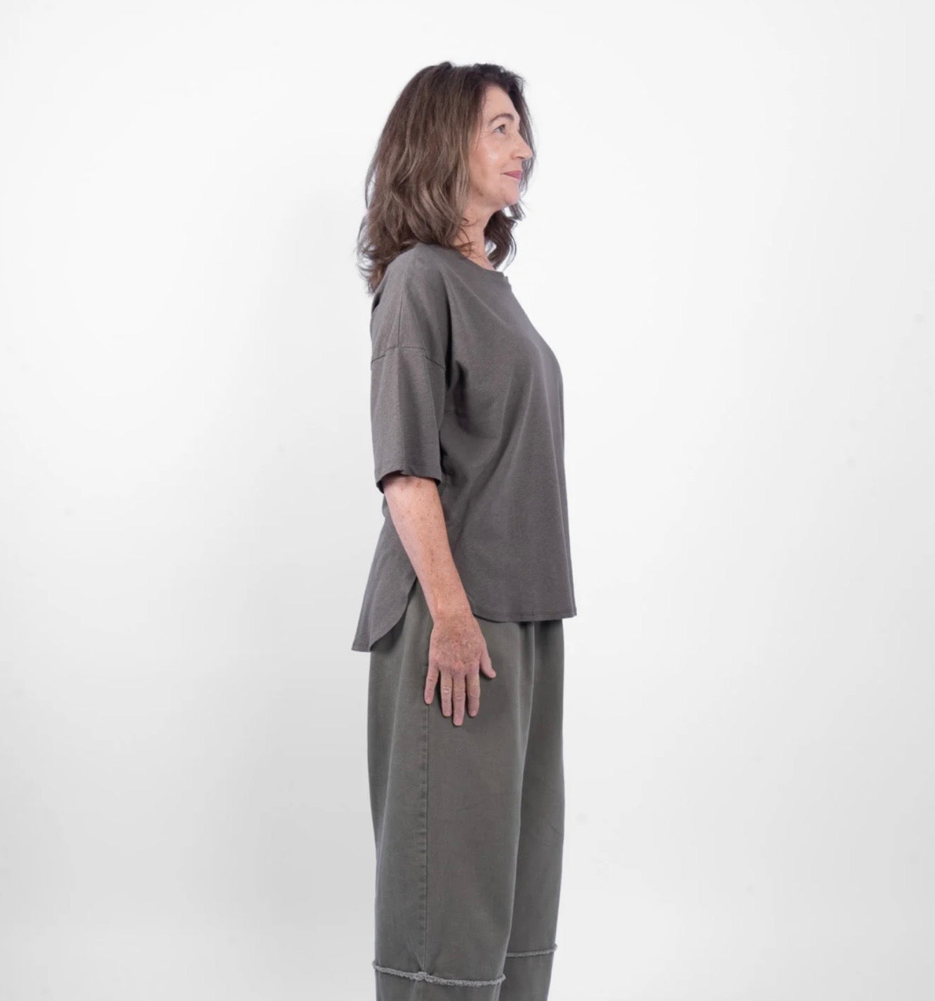 M.A Dainty II PEONY Linen/Cotton Tee - Kelp (olive)