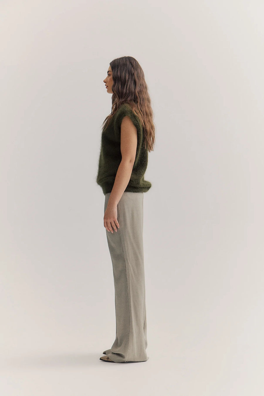World Of Nomads II EBONY Cashmere Vest - Moss