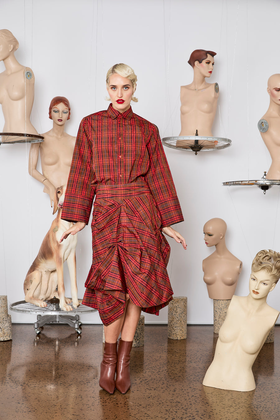 M.A Dainty II 	PARA - Red Check